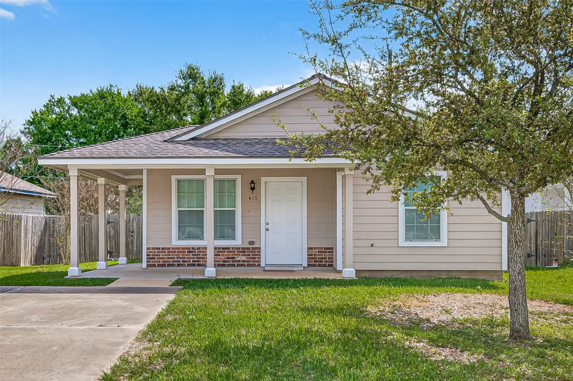 Photo 4 of 410 Collins Road, Richmond, TX