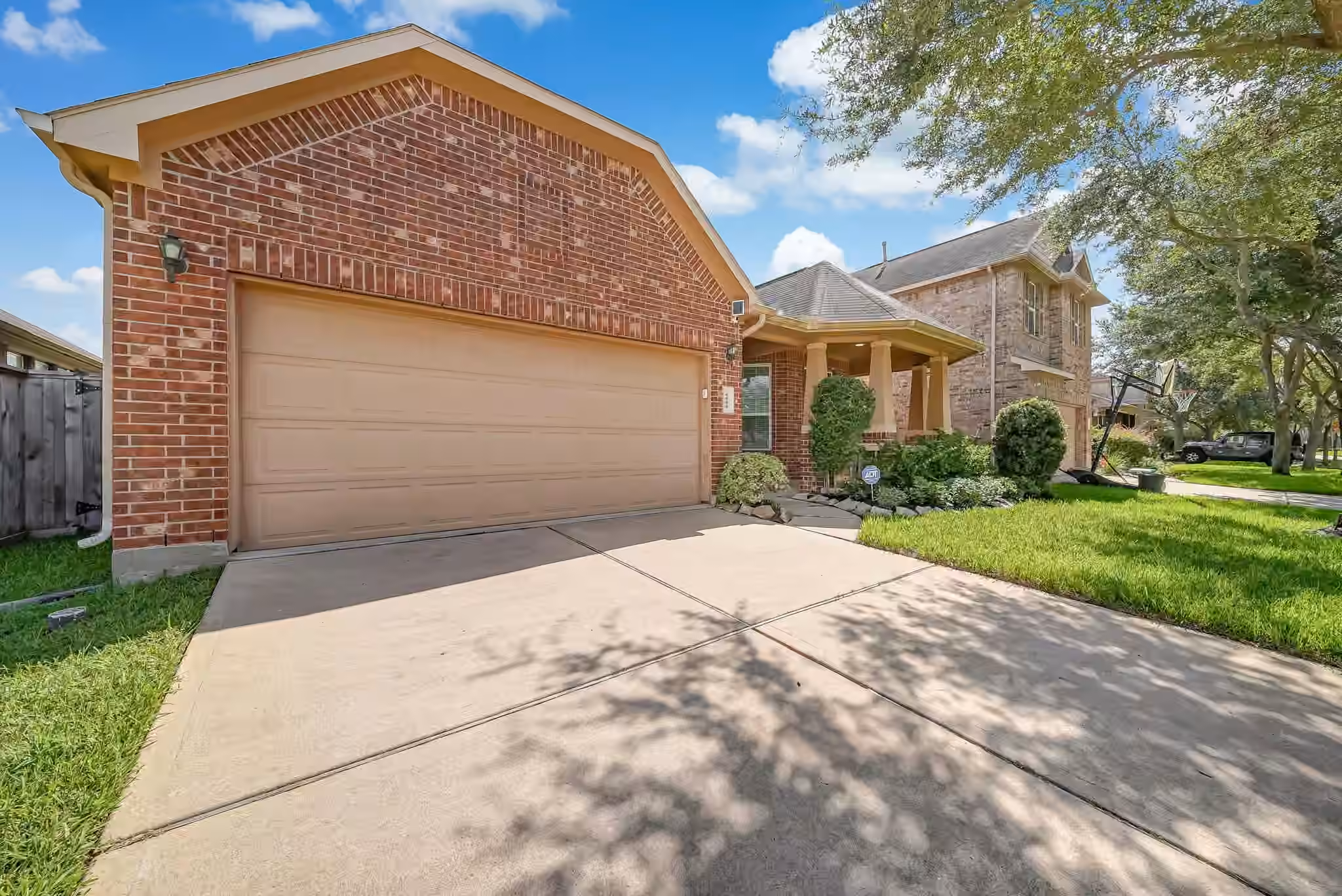 Photo 2 of 6835 Blue Glade Drive, Richmond, TX