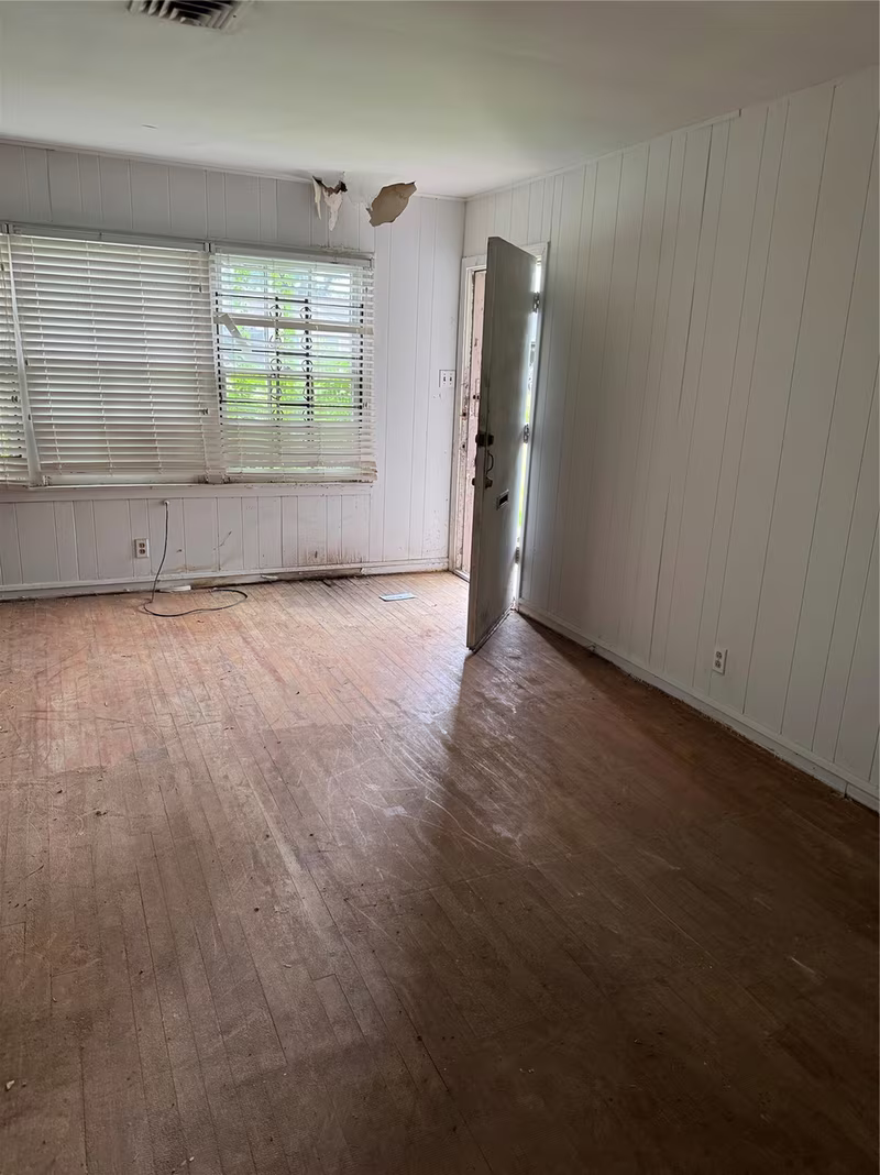 Photo 3 of 5050 Nassau Road, Houston, TX