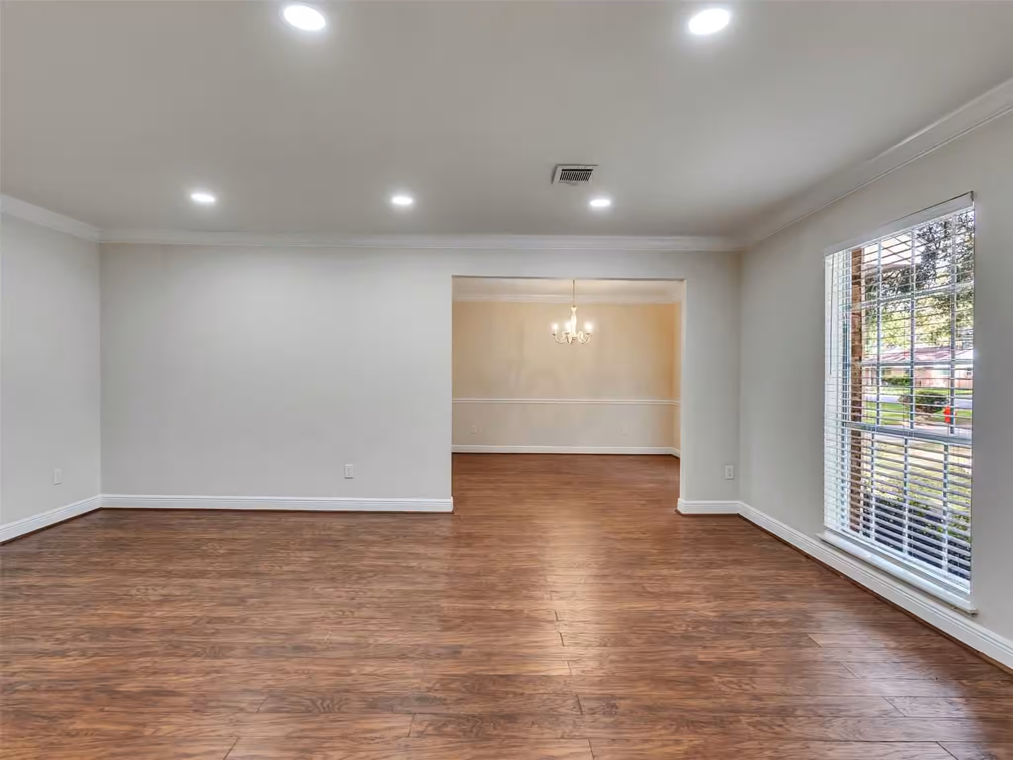 Photo 3 of 7814 Knob Hill Avenue, Pasadena, TX