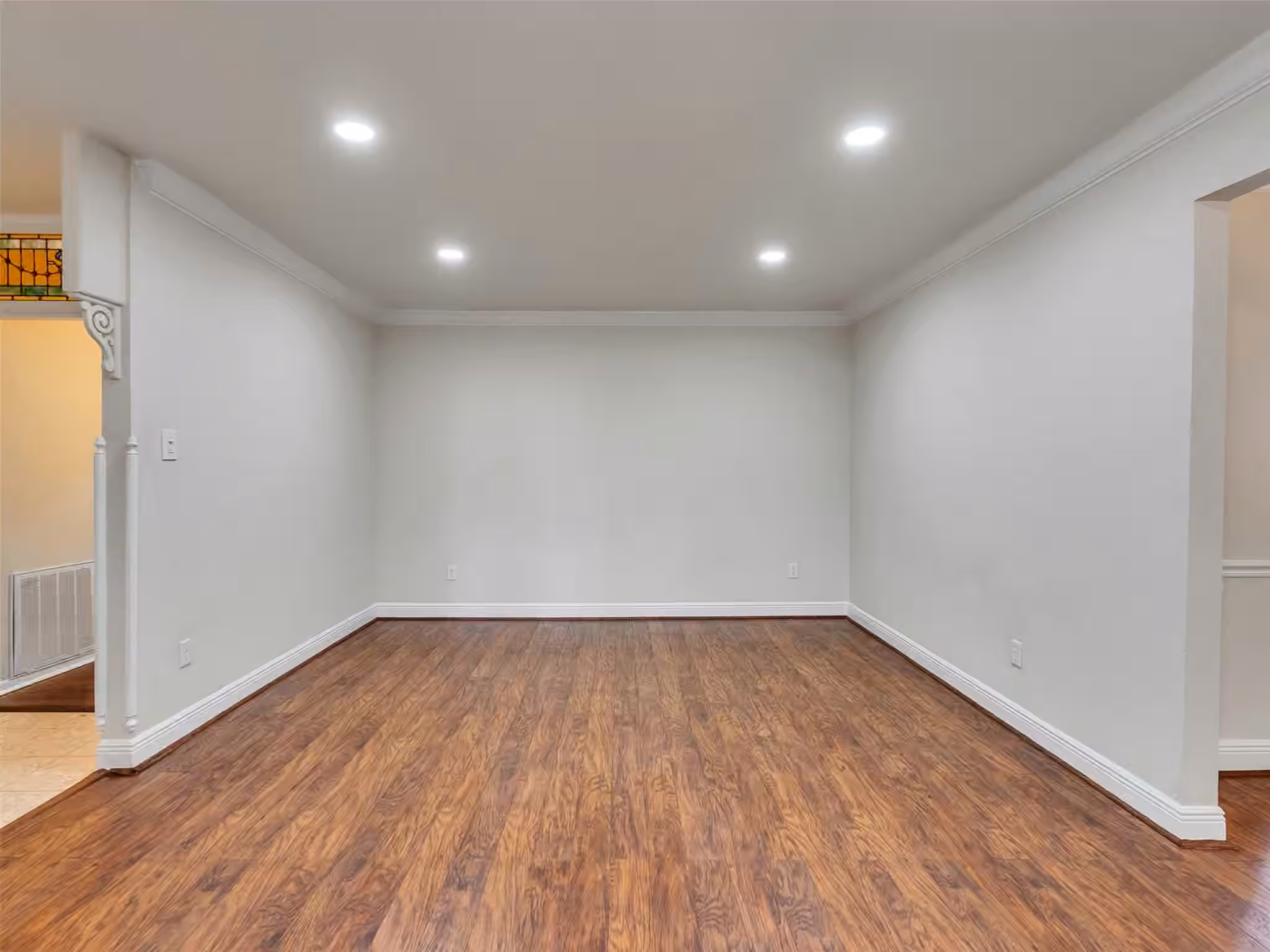 Photo 4 of 7814 Knob Hill Avenue, Pasadena, TX