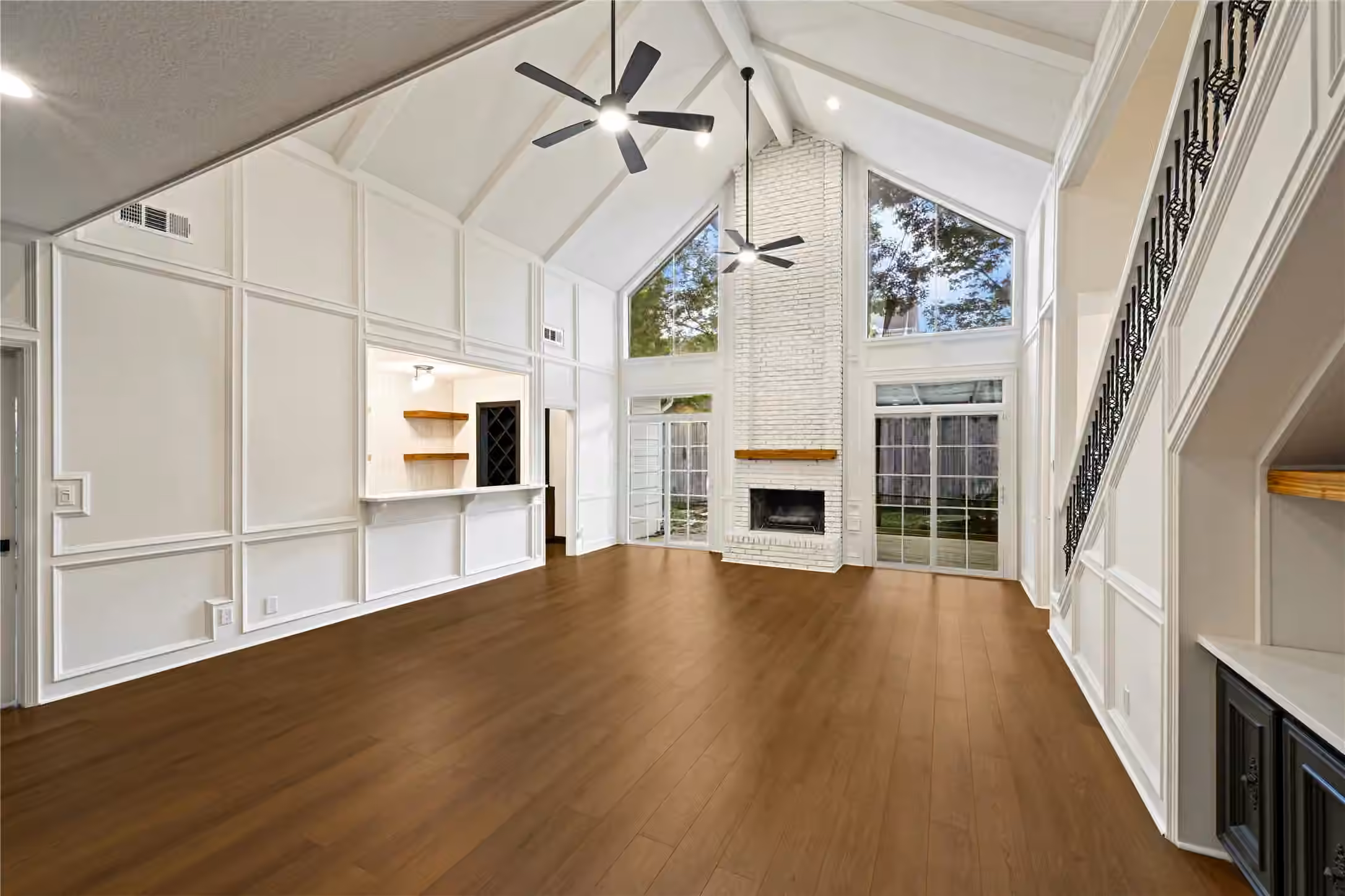 Photo 2 of 1422 Trace Dr, Houston, TX