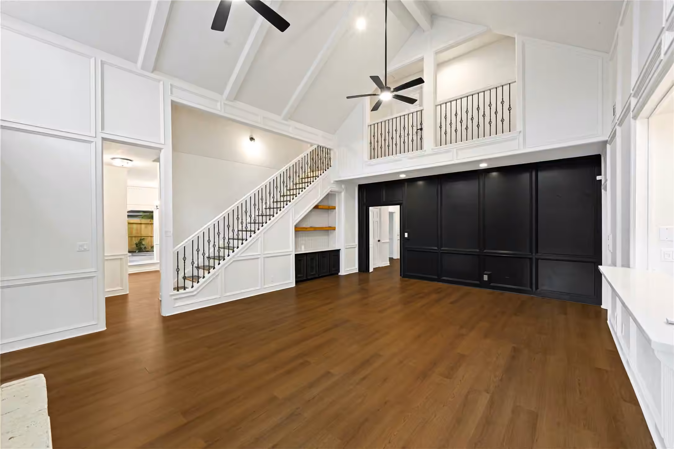 Photo 4 of 1422 Trace Dr, Houston, TX