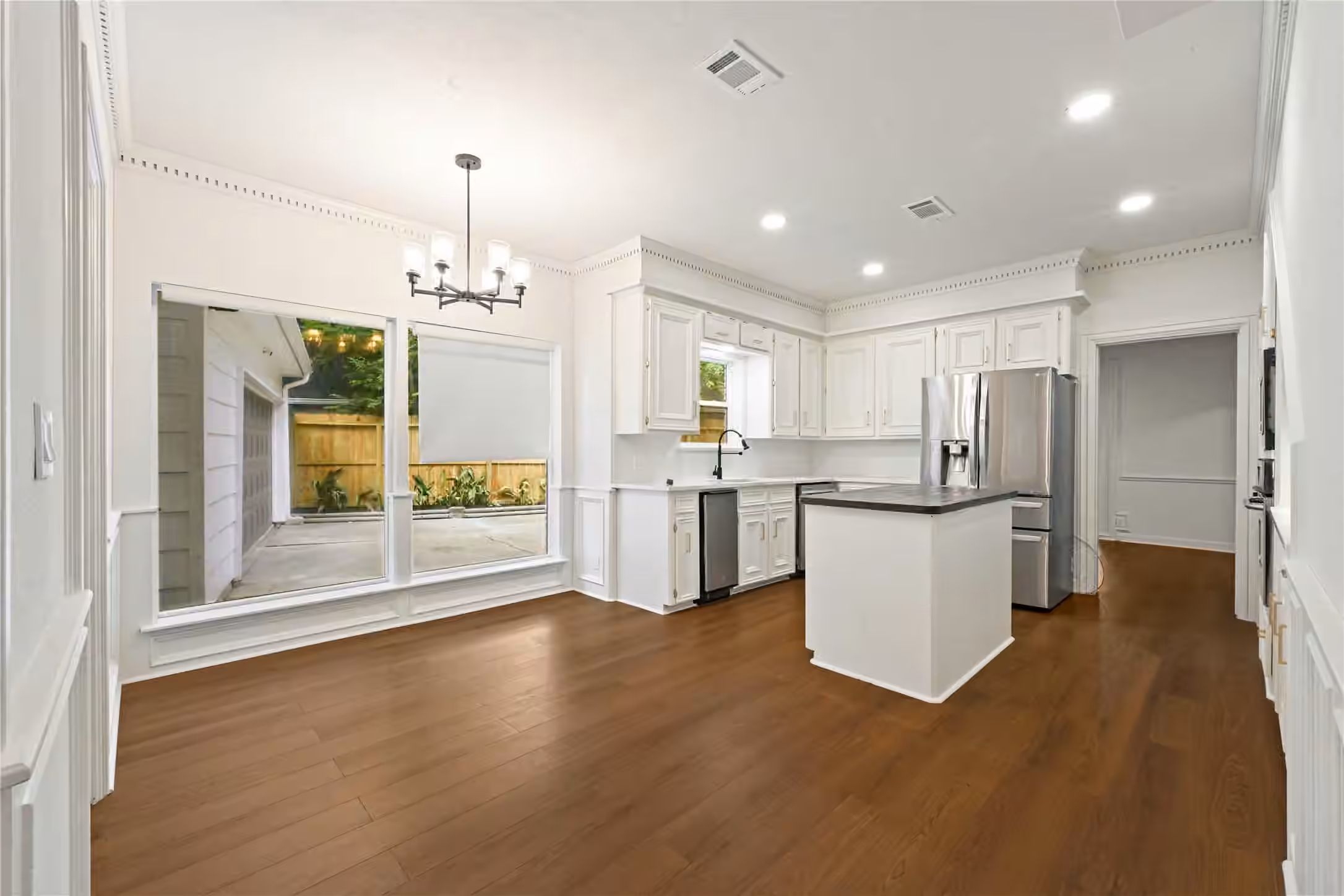 Photo 7 of 1422 Trace Dr, Houston, TX