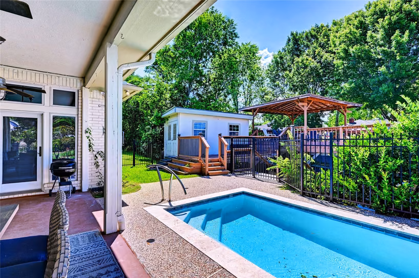 Photo 6 of 13586 Bunker Hill Drive, Willis, TX