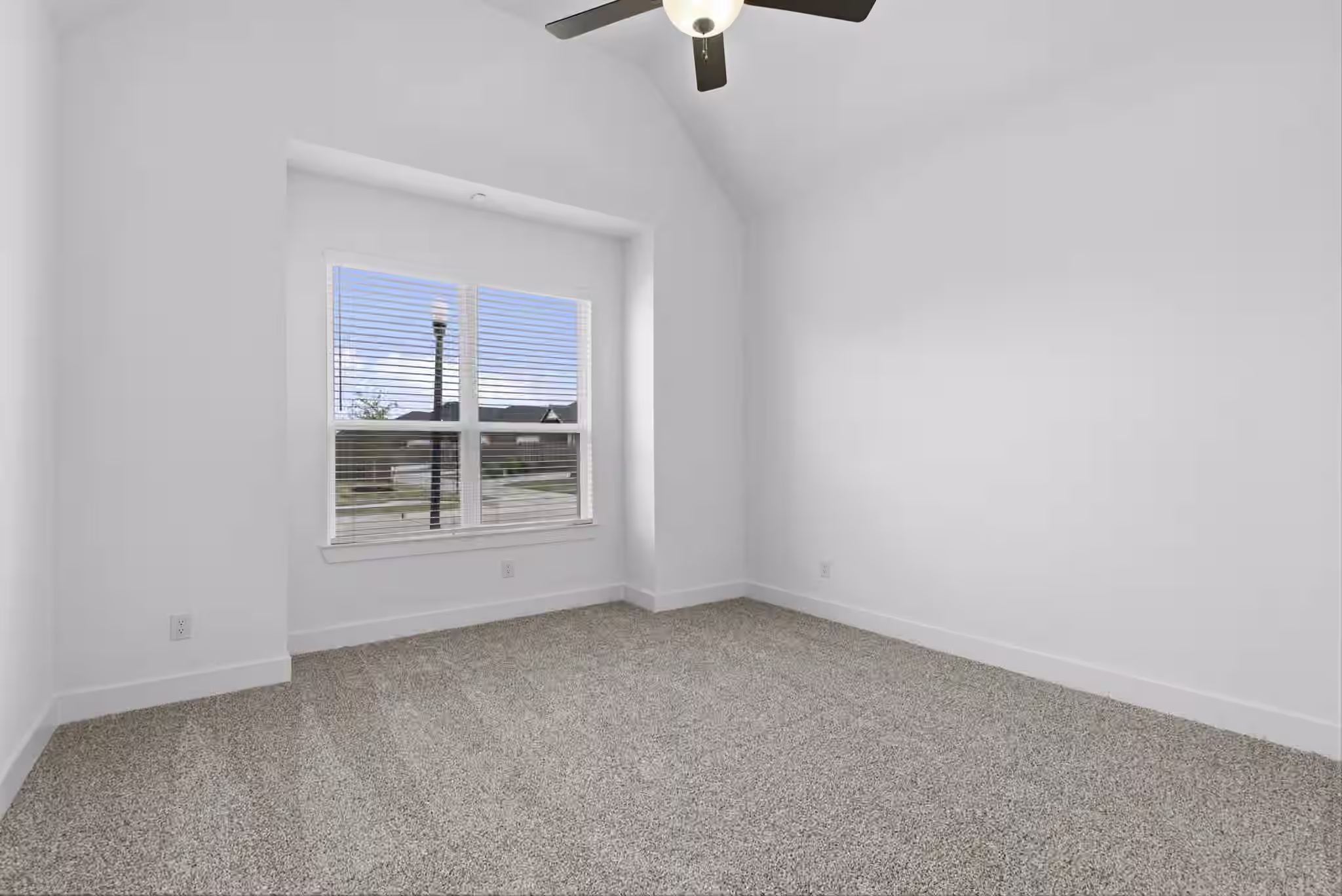 Photo 5 of 11803 Benes Drive, Mont Belvieu, TX