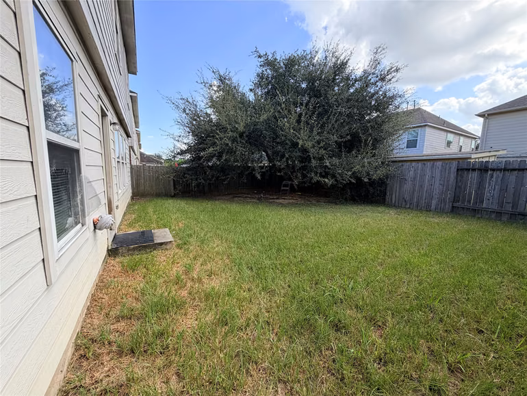 Photo 7 of 5043 Lamppost Hill Court, Katy, TX