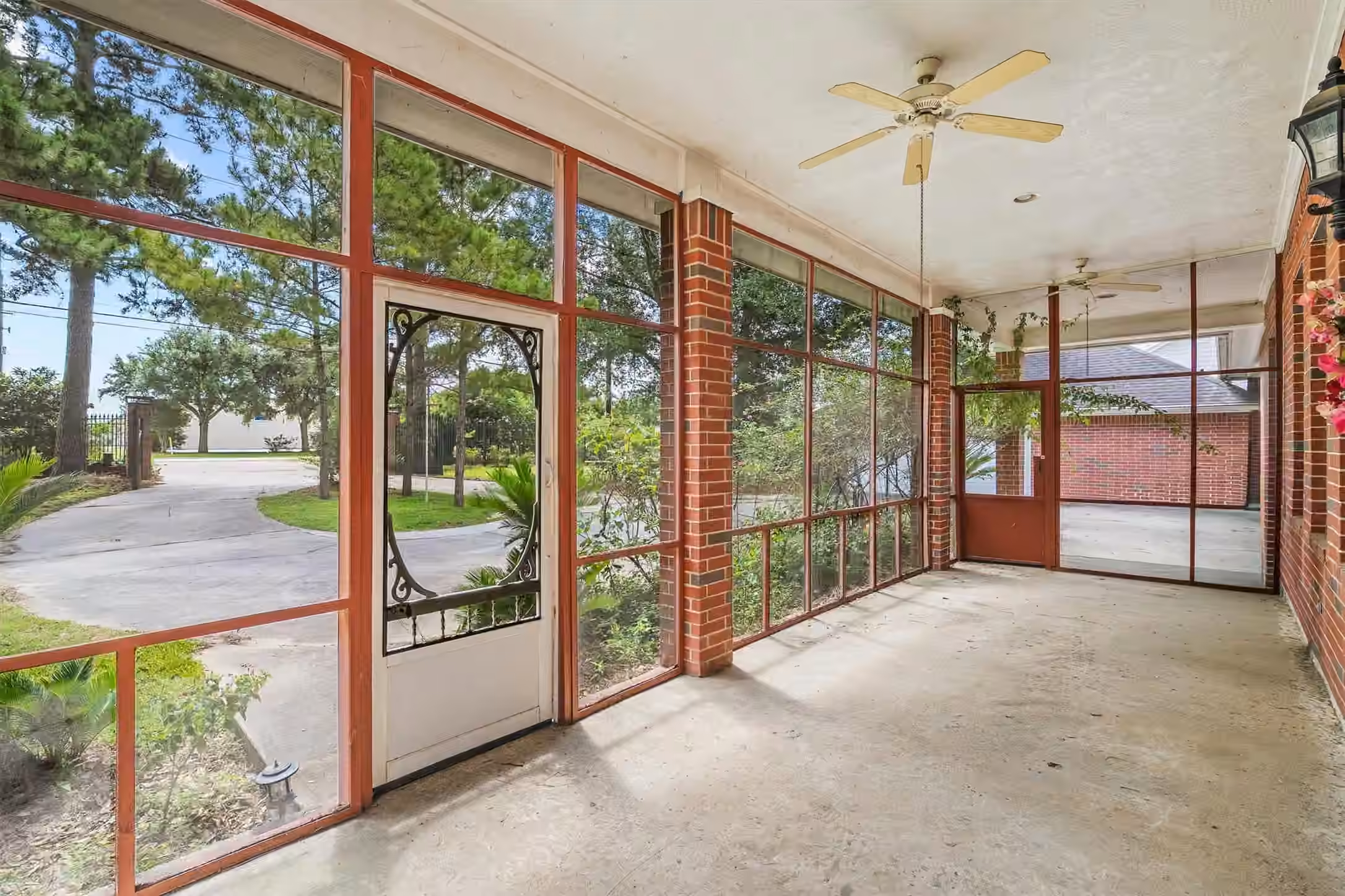 Photo 4 of 21719 Mueschke Road, Tomball, TX