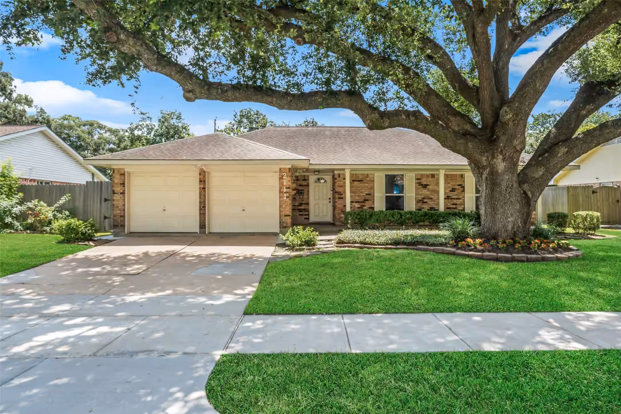 Photo of 2111 Willow Boulevard, Pearland, TX 77581