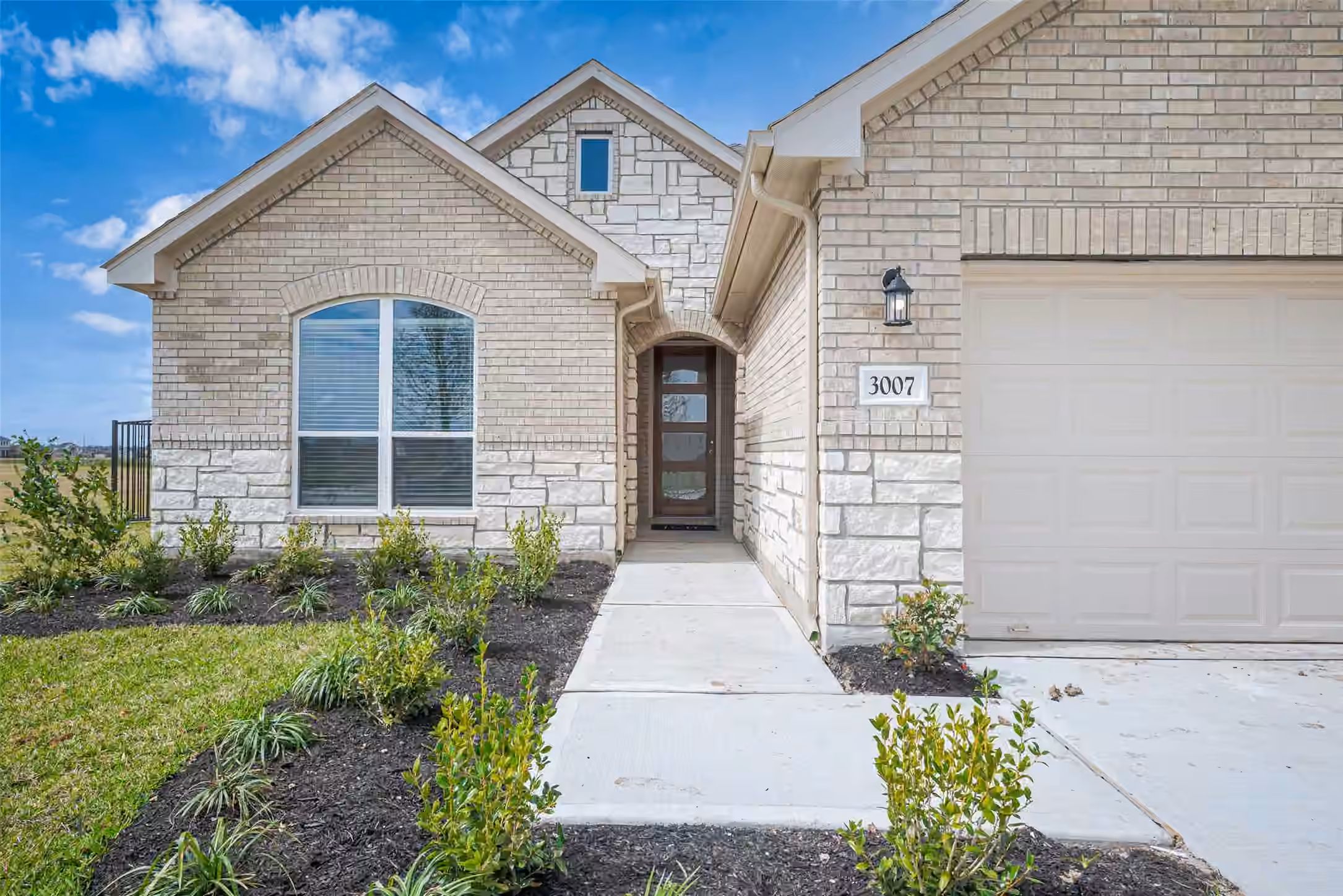 Photo 3 of 3007 Golden Isle Drive, Texas City, TX