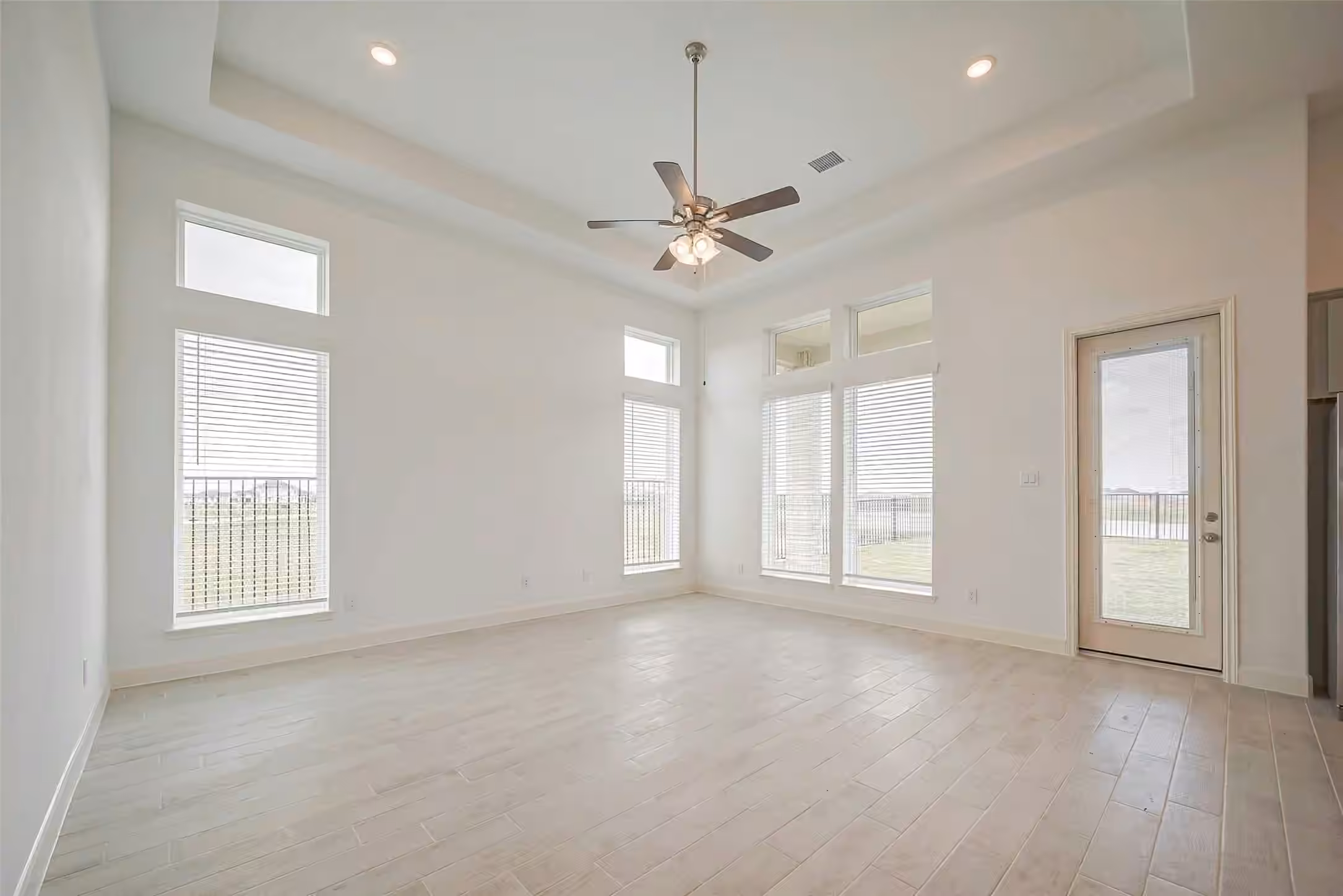Photo 7 of 3007 Golden Isle Drive, Texas City, TX