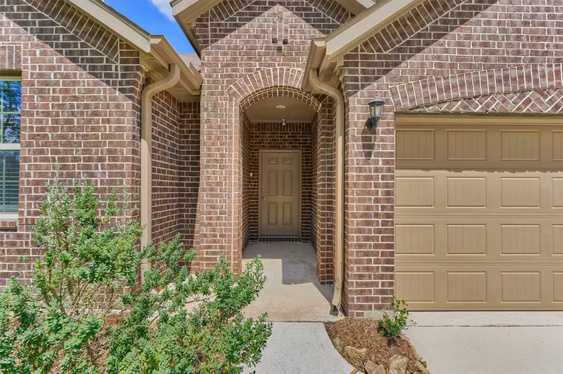 Photo 3 of 14114 Silver Falls Court, Conroe, TX