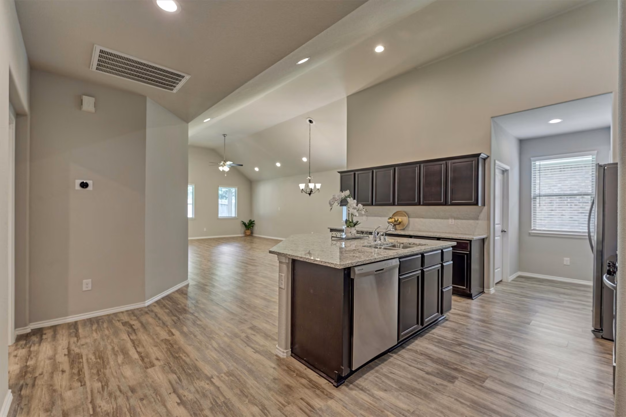 Photo 5 of 14114 Silver Falls Court, Conroe, TX