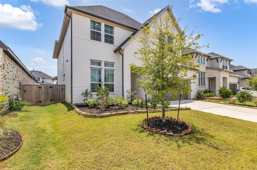Photo 2 of 9219 Trimble Landing Drive, Tomball, TX