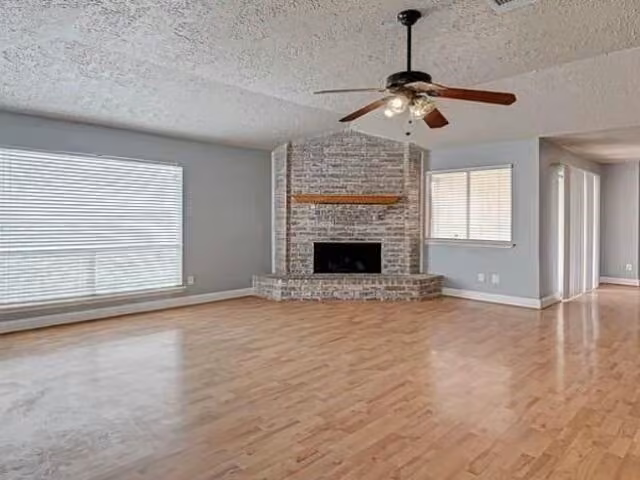 Photo 3 of 3610 Vineyard Drive, Houston, TX