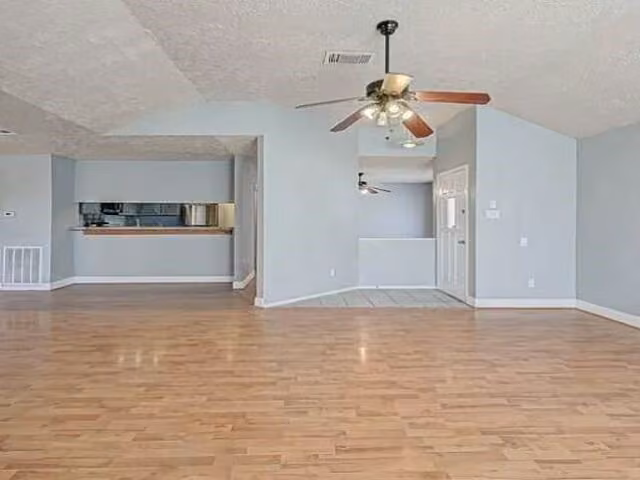 Photo 5 of 3610 Vineyard Drive, Houston, TX