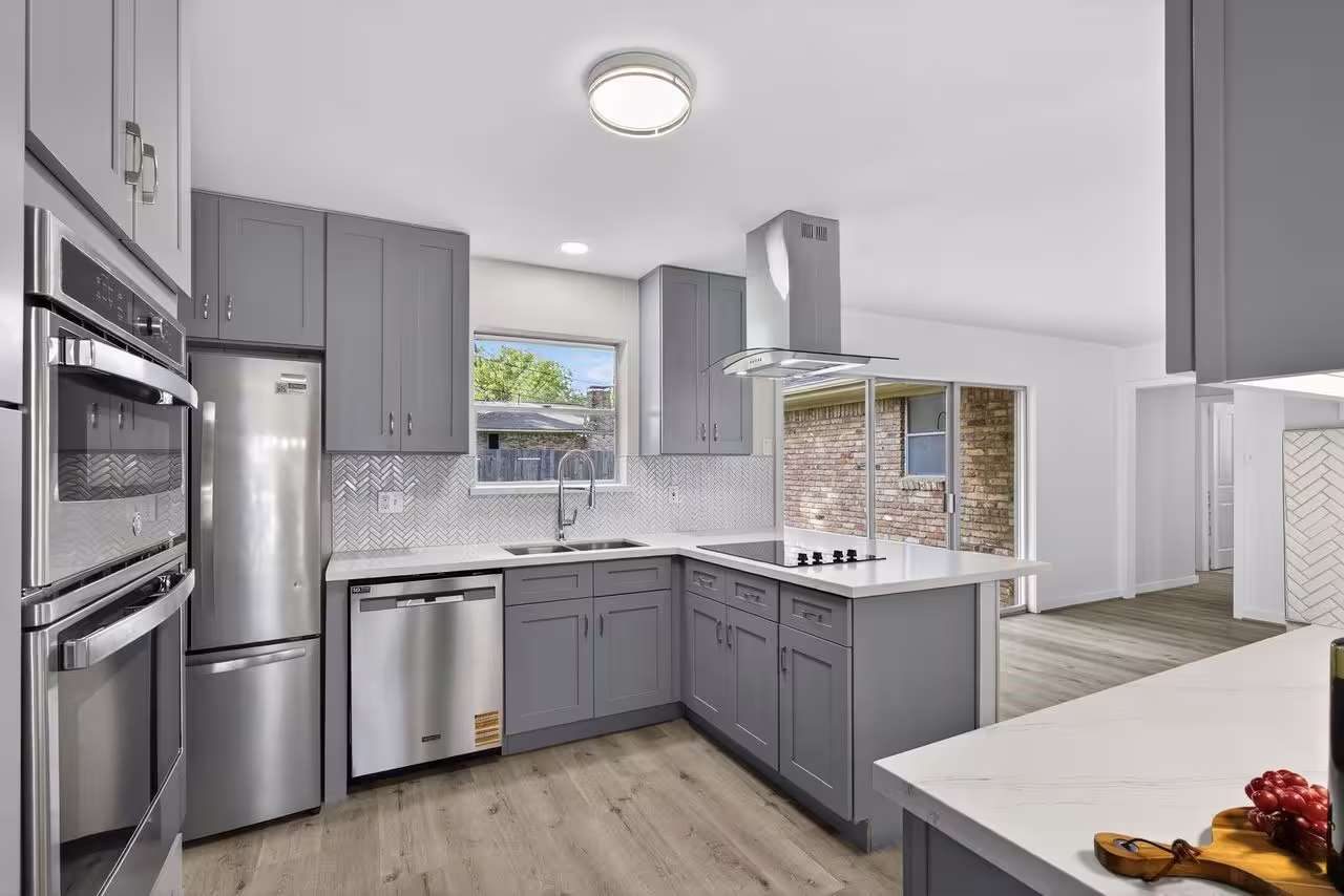 Photo 6 of 202 Oak Hollow Street, Conroe, TX