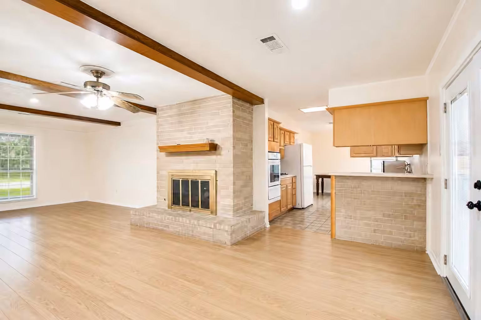 Photo 3 of 11011 Caribbean Lane, Houston, TX