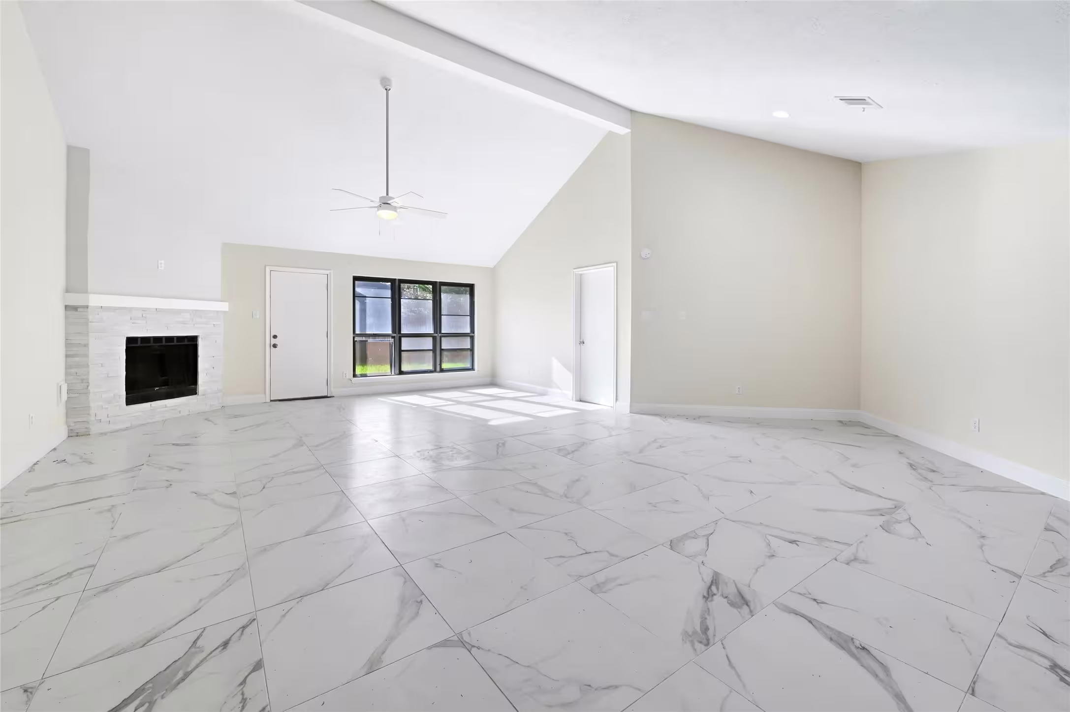 Photo 5 of 13723 Rocky Bluff Drive, Houston, TX