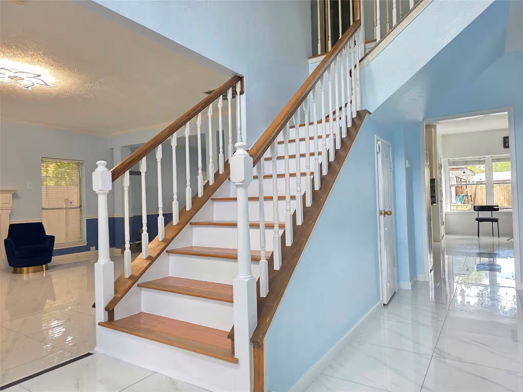 Photo 3 of 9726 New Kent Drive, Sugar Land, TX
