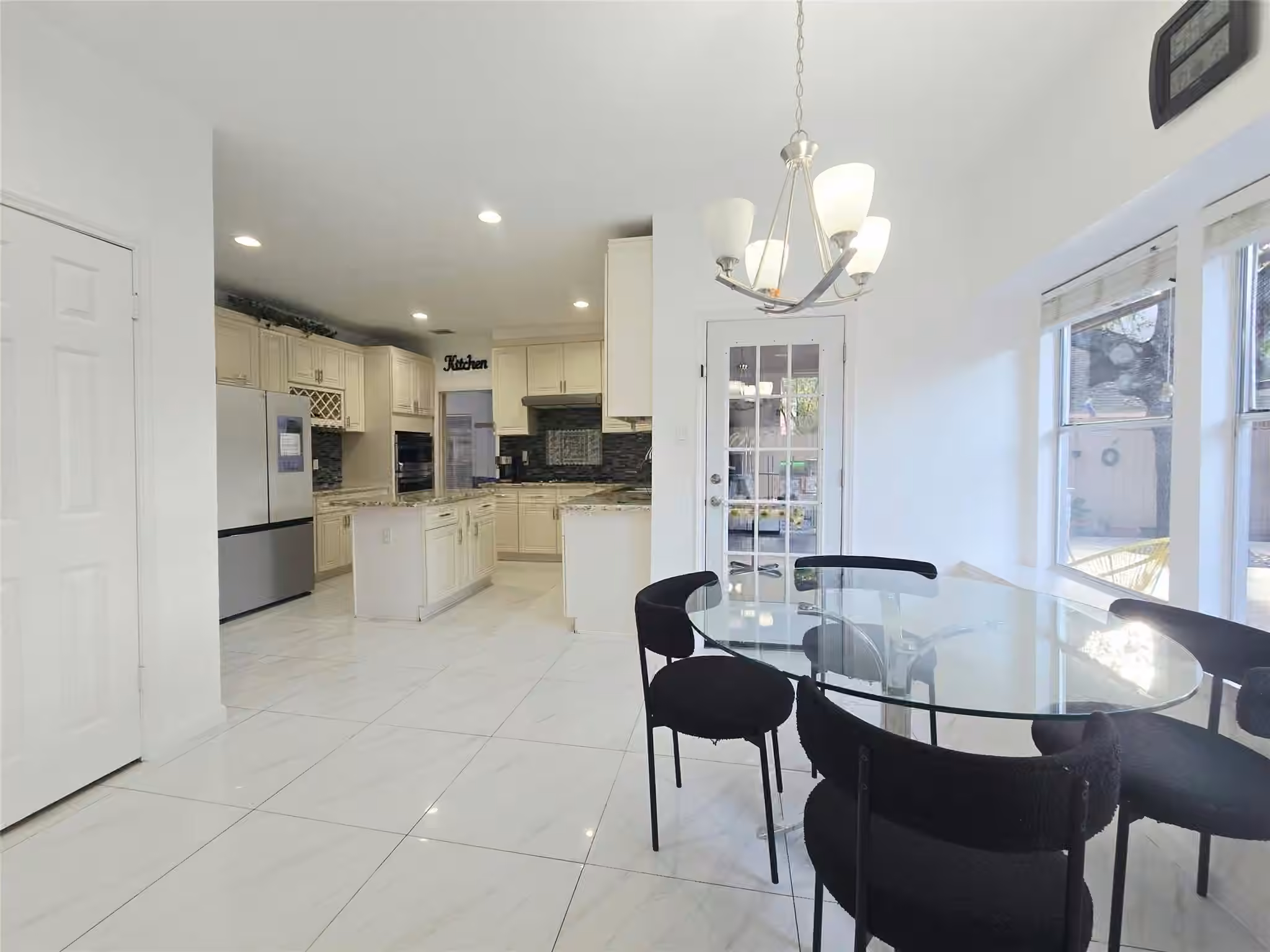 Photo 6 of 9726 New Kent Drive, Sugar Land, TX