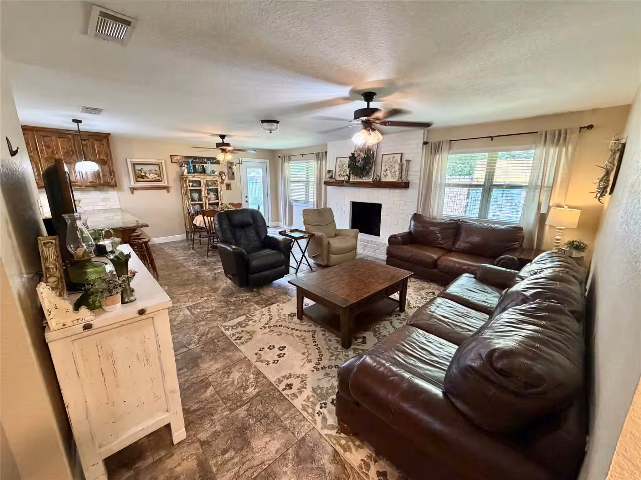 Photo 4 of 6214 1st Street, Danbury, TX