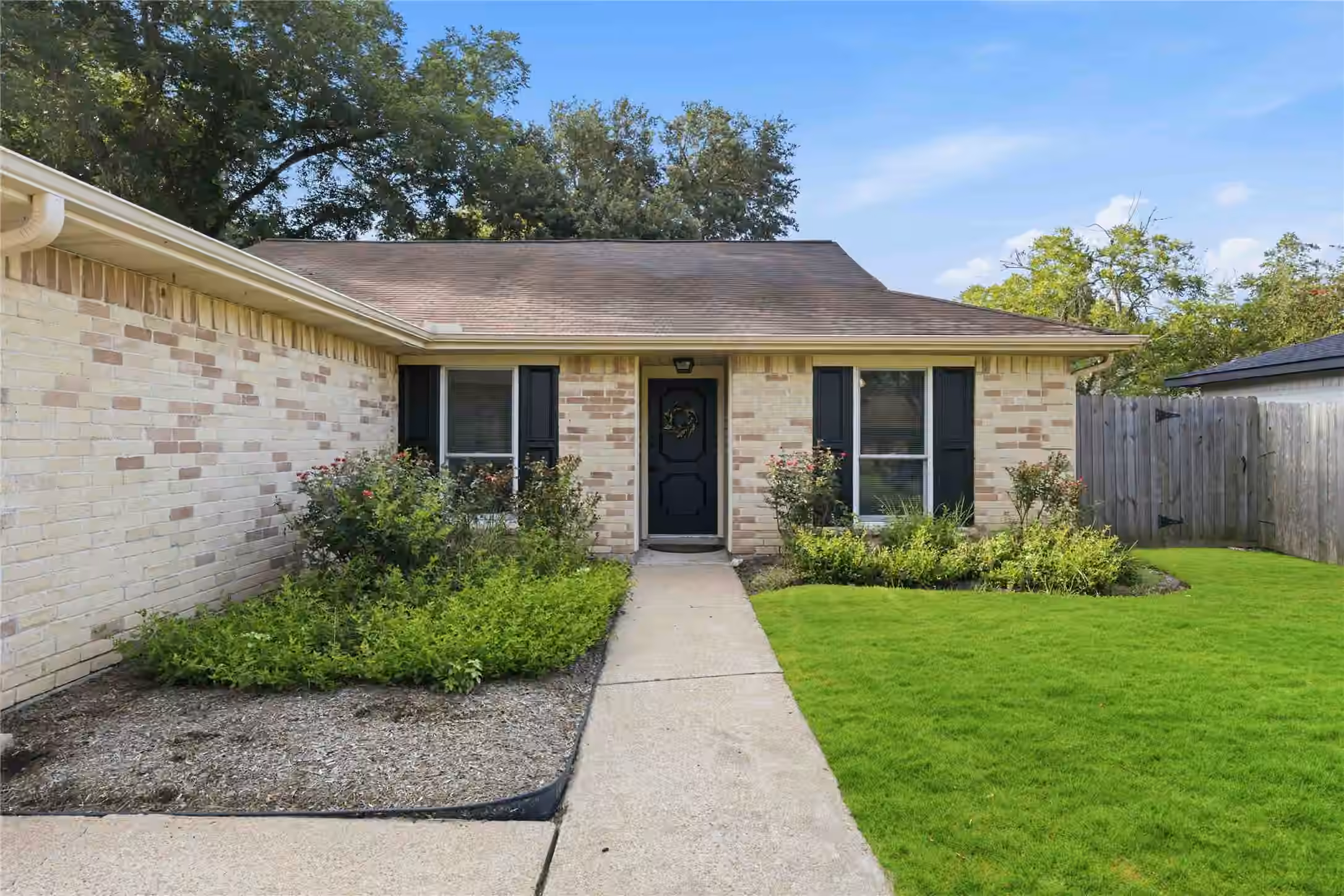 Photo 3 of 2511 Slippery Rock Drive, Sugar Land, TX