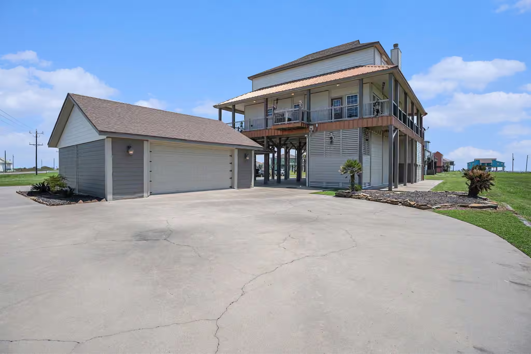 Photo 2 of 883 Gulf Cedar Drive, Port Bolivar, TX
