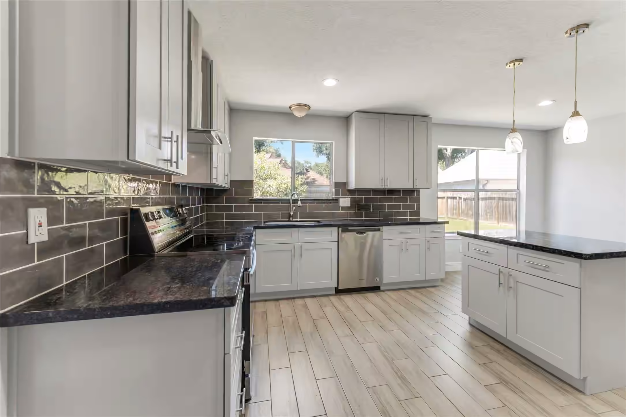 Photo 3 of 18318 Oakhampton Drive, Houston, TX