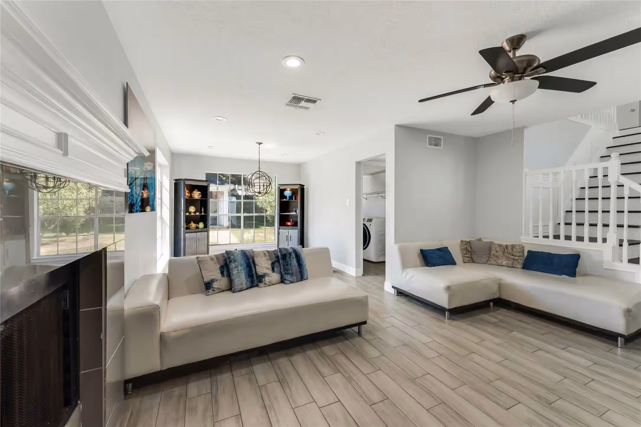 Photo 6 of 18318 Oakhampton Drive, Houston, TX