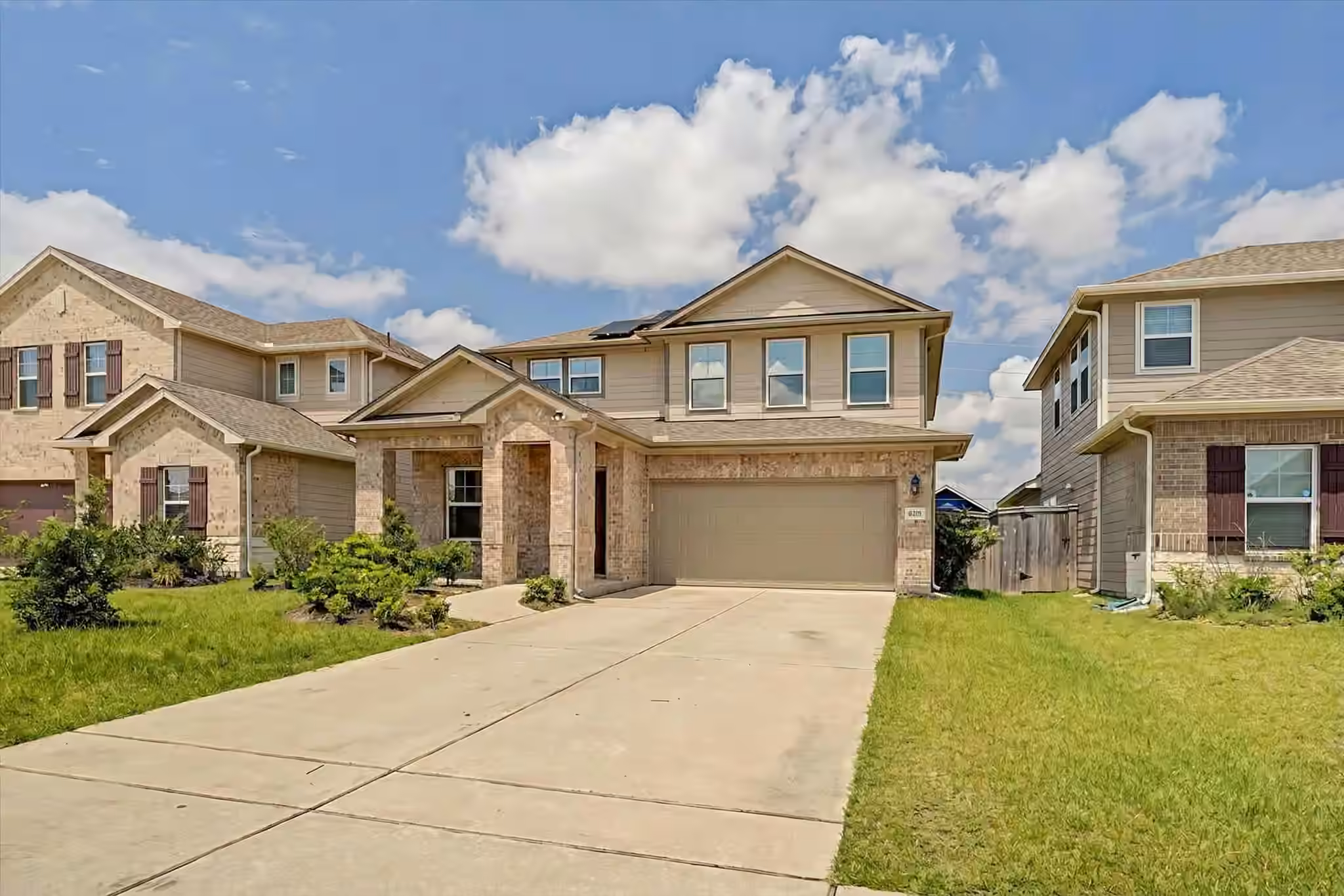 Photo 3 of 6918 Lebec Dr, Rosharon, TX