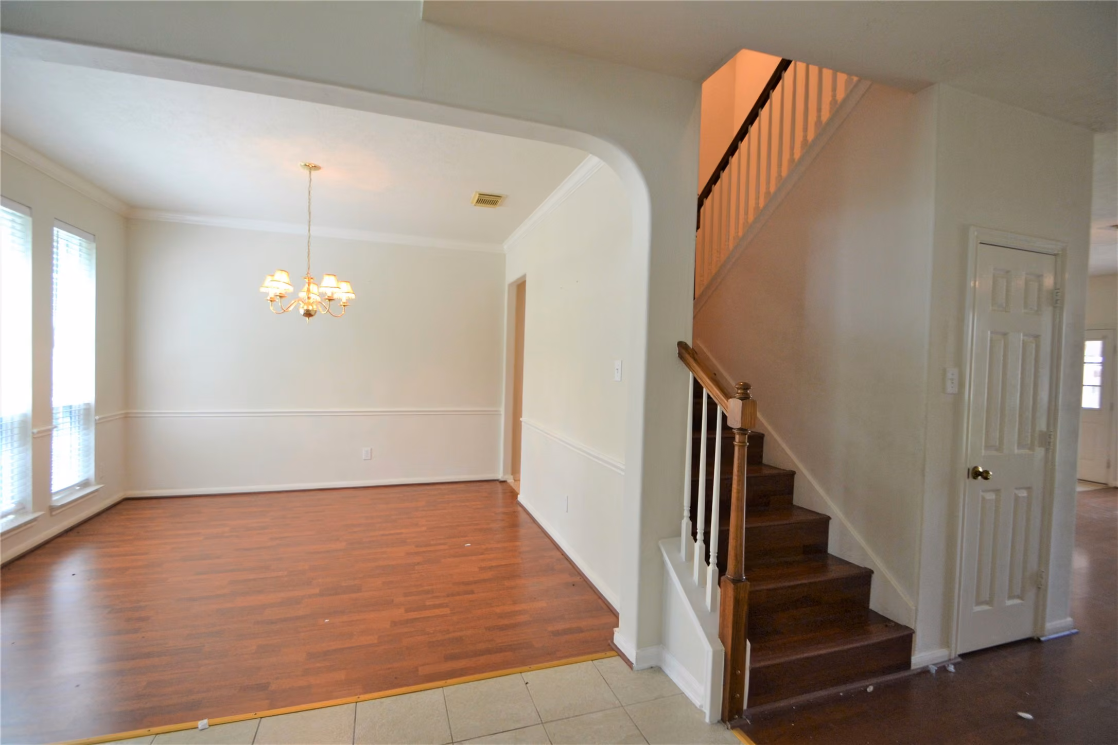 Photo 3 of 12110 LAUREL Court, Stafford, TX