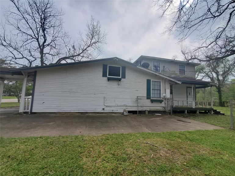 Photo 3 of 607 Winding Way Street, Lake Jackson, TX
