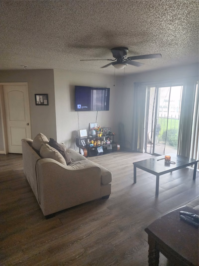 Photo 4 of 2816 S Bartell Drive 4, Houston, TX