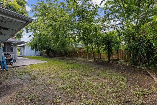 Photo 7 of 2818 Ellington Street, Houston, TX