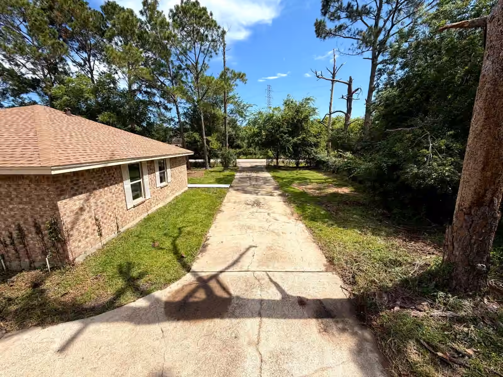 Photo 3 of 748 County Road 296d, Alvin, TX