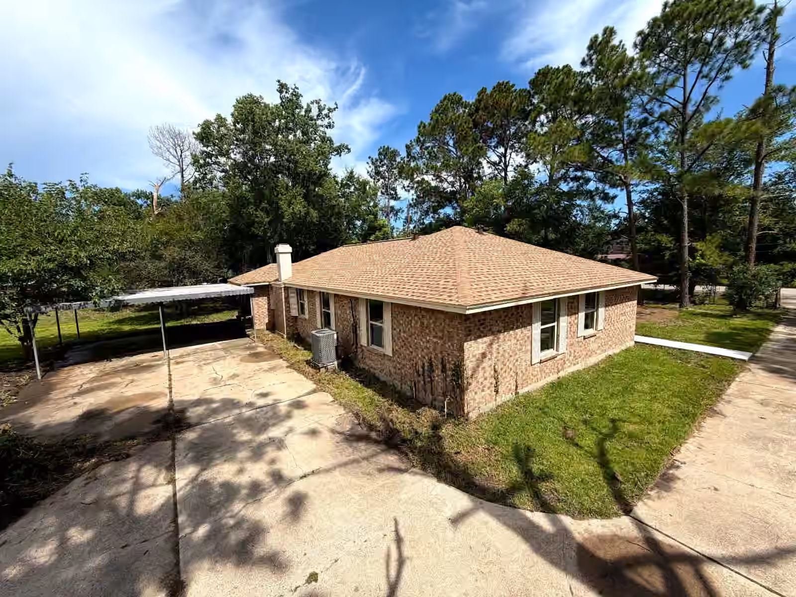 Photo 4 of 748 County Road 296d, Alvin, TX