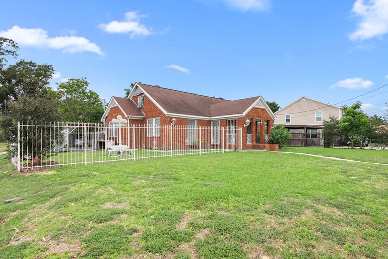 Photo 3 of 5201 Irvington Boulevard, Houston, TX
