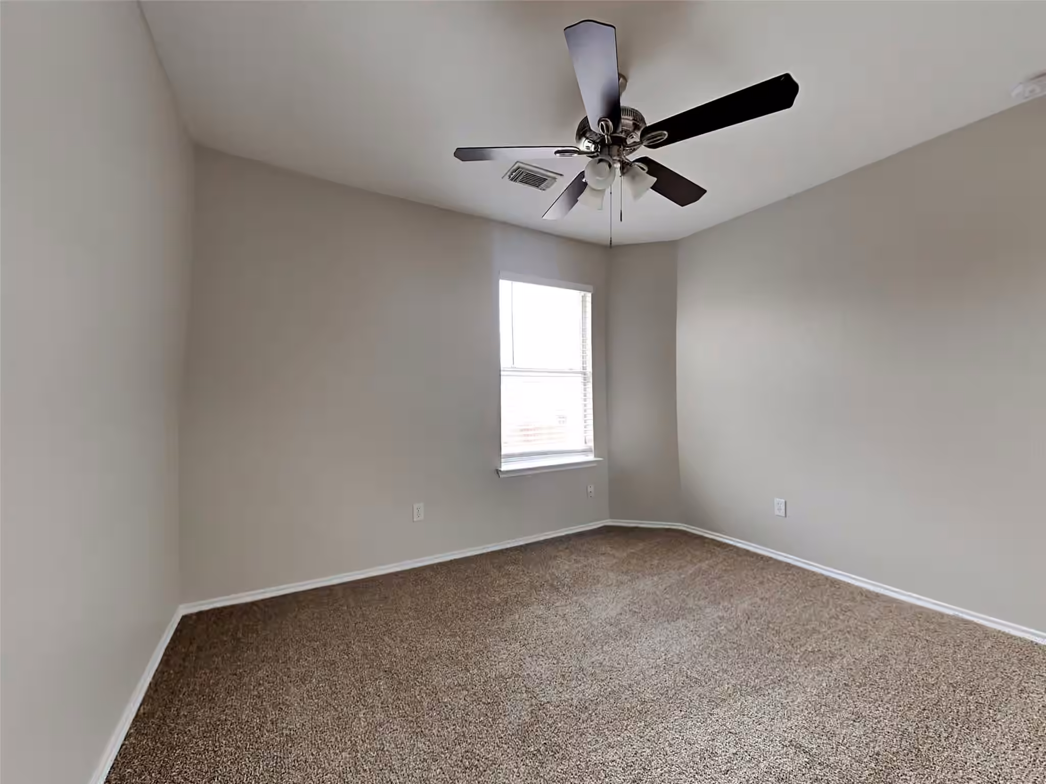 Photo 2 of 427 Remington Creek Drive, Houston, TX