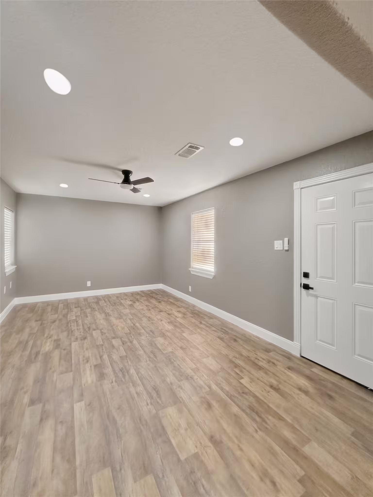 Photo 3 of 1308 N Rockisland Street, Angleton, TX