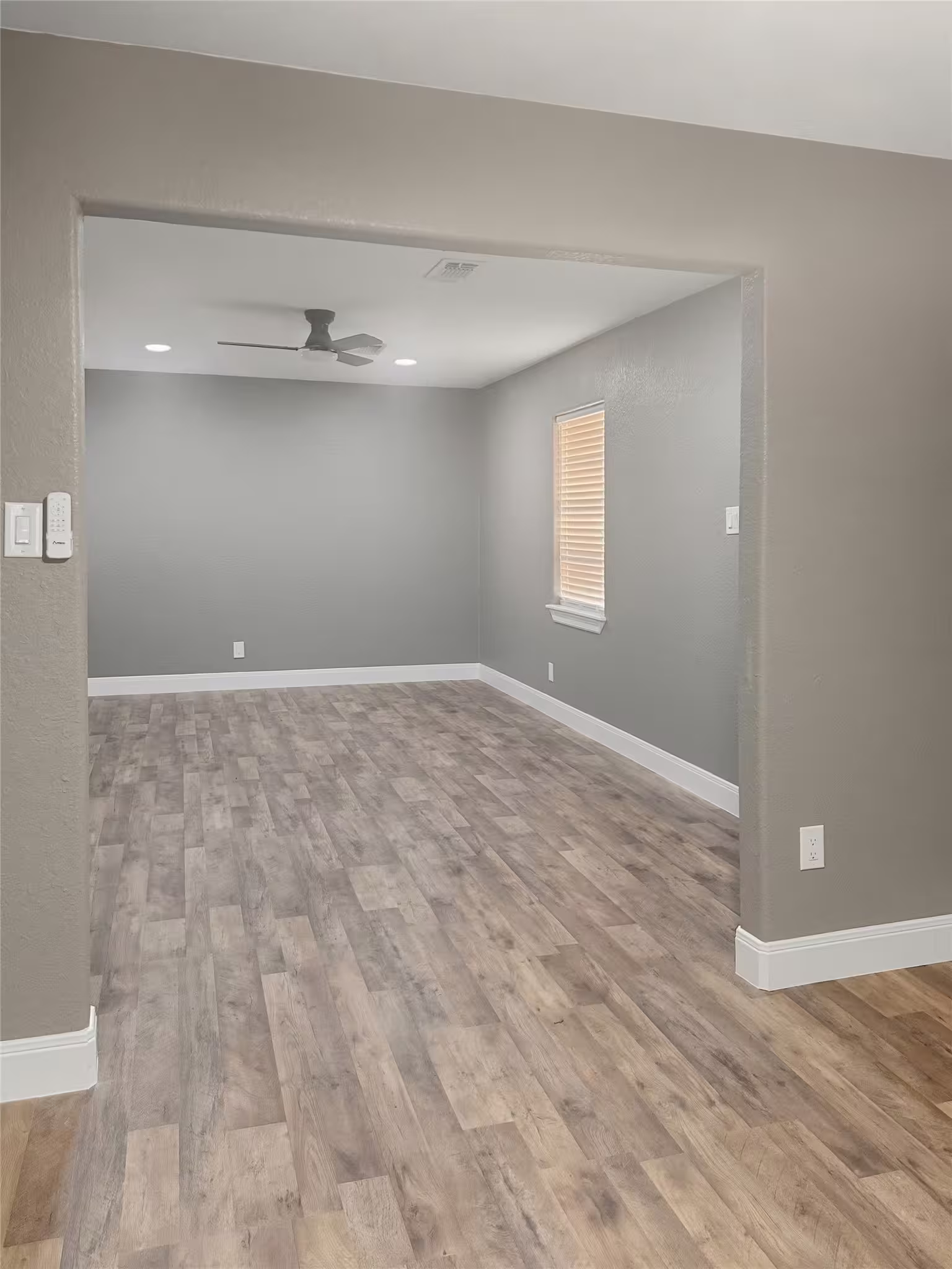 Photo 5 of 1308 N Rockisland Street, Angleton, TX