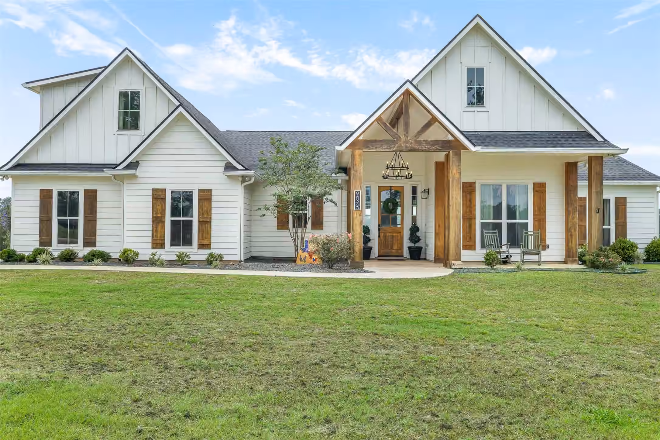 Photo 2 of 9075 Loop Road, Bellville, TX