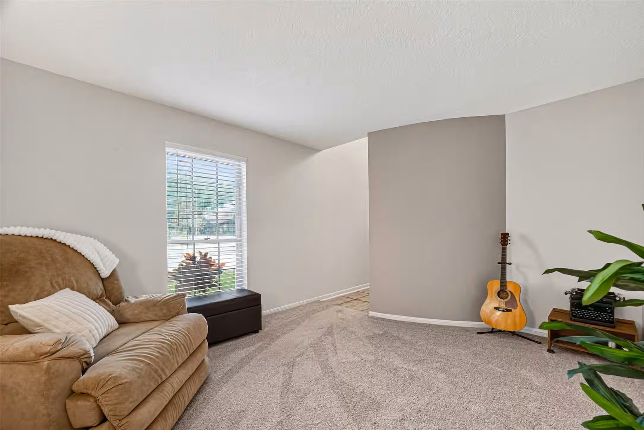 Photo 5 of 4004 Longherridge Drive, Pearland, TX