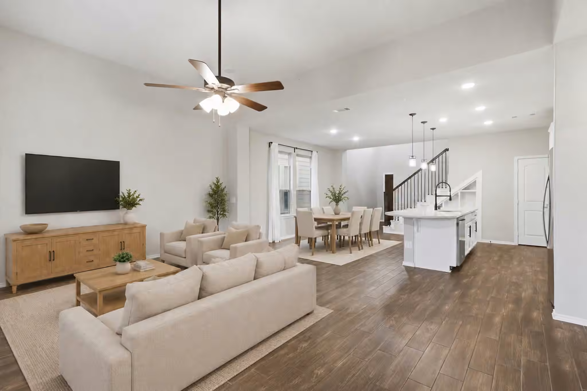 Photo 3 of 4028 Starbright Street, Houston, TX