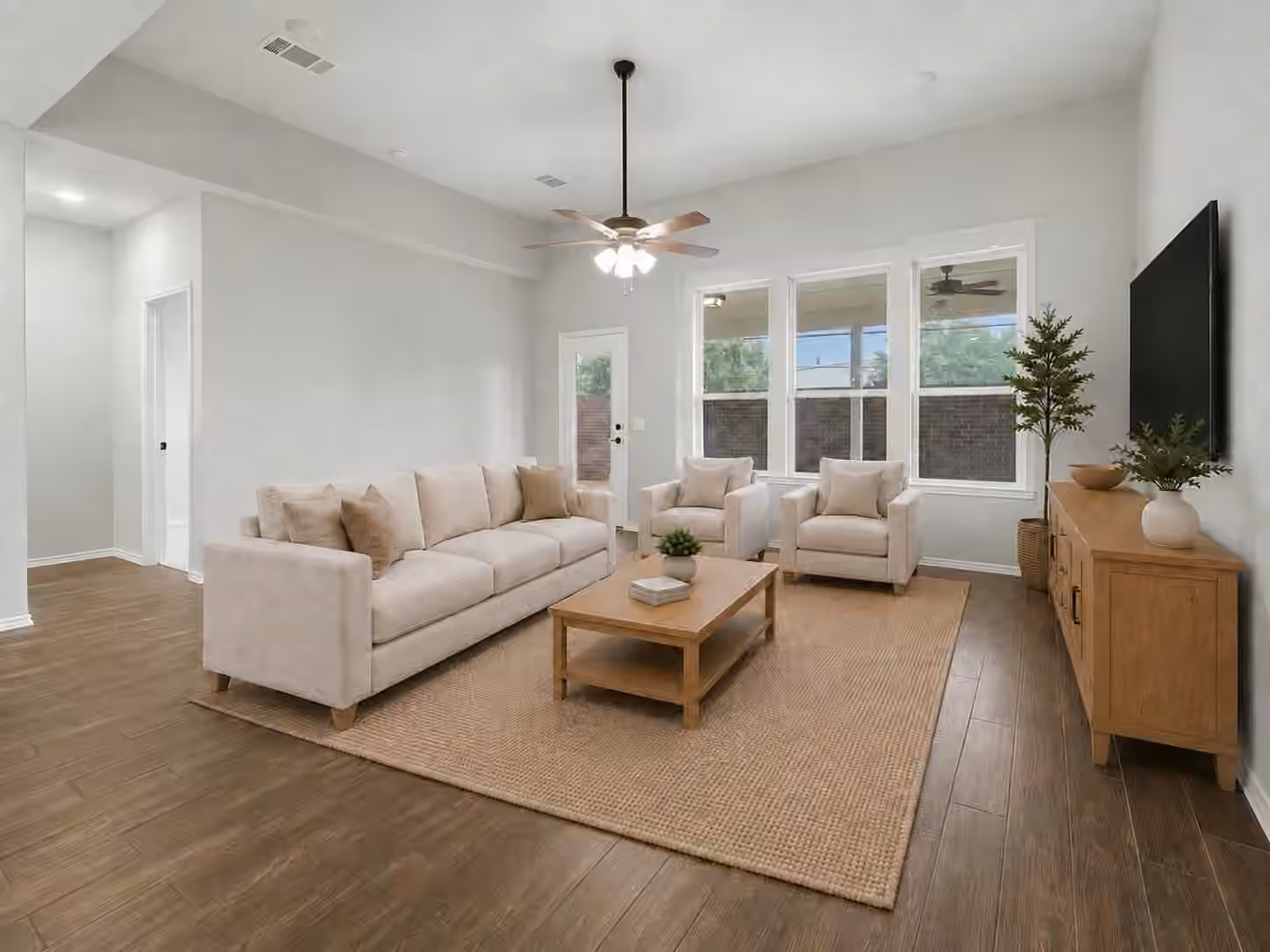 Photo 7 of 4028 Starbright Street, Houston, TX