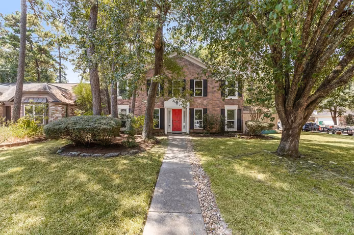 Photo of 2 Summithill Place, The Woodlands, TX 77381
