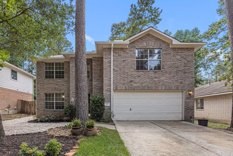 Photo of 202 W Misty Dawn Dr, The Woodlands, TX 77385