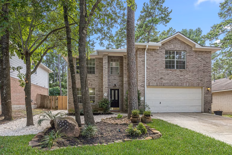 Photo 4 of 202 W MISTY DAWN DR, The Woodlands, TX