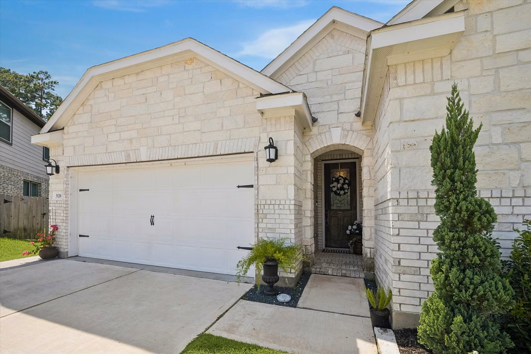 Photo 3 of 39200 Canyonville Court, Magnolia, TX