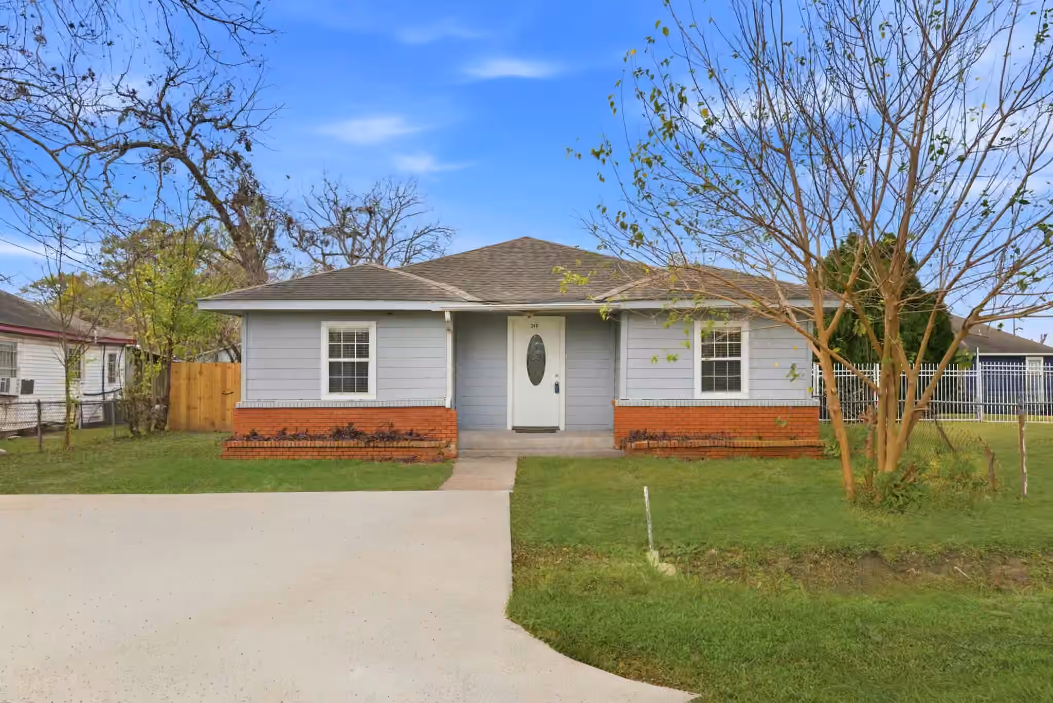 Photo 2 of 2411 Leffingwell Street, Houston, TX